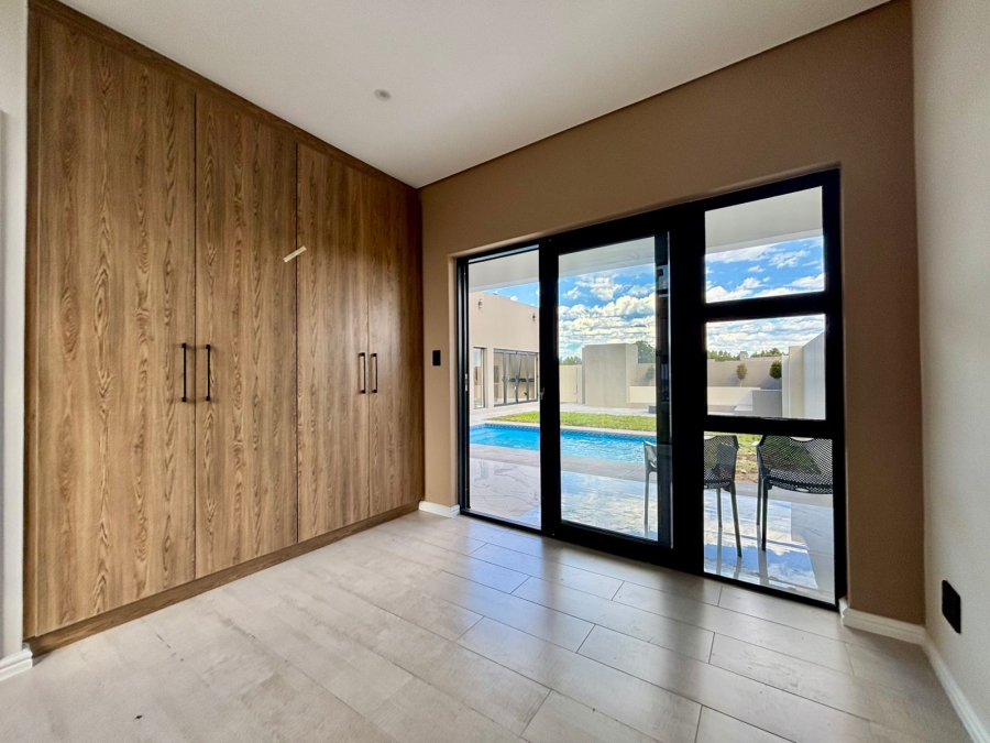 4 Bedroom Property for Sale in Sandown Western Cape